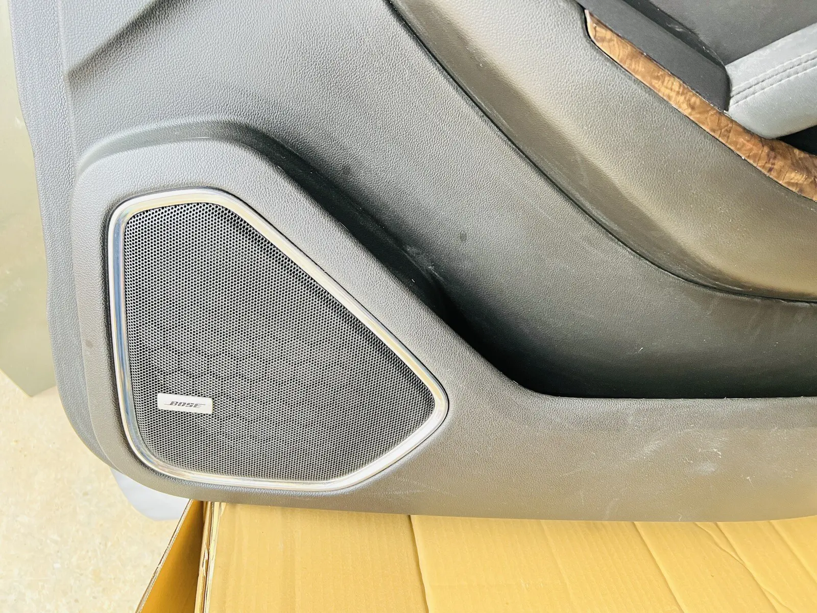 15 2016 2017 2018 2019 2020 TAHOE SUBURBAN YUKON FRONT RIGHT INTERIOR DOOR PANEL - Image 11