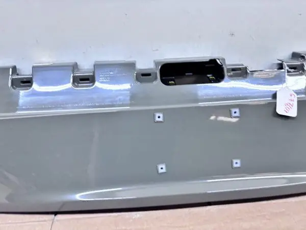 OEM 2022 2023 2024 RIVIAN R1S REAR LOWER TAIL GATE GENUINE LIFT GATE - Image 8