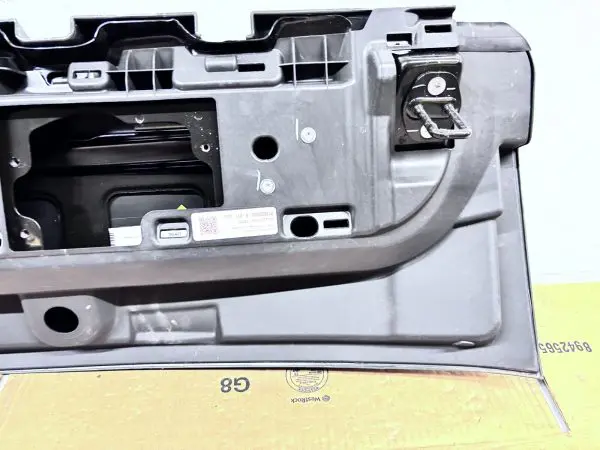 OEM 2022 2023 2024 RIVIAN R1S REAR LOWER TAIL GATE GENUINE LIFT GATE - Image 16