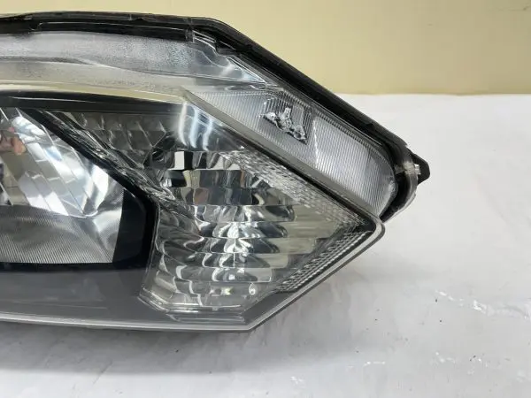 ALL TABS 2016 2017 2018 HONDA HRV HALOGEN FRONT RIGHT OEM HEADLIGHT - Image 2