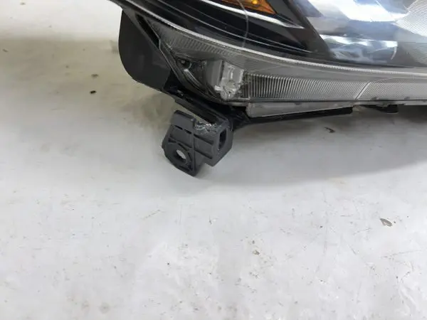 ALL TABS 2016 2017 2018 HONDA HRV HALOGEN FRONT RIGHT OEM HEADLIGHT - Image 10