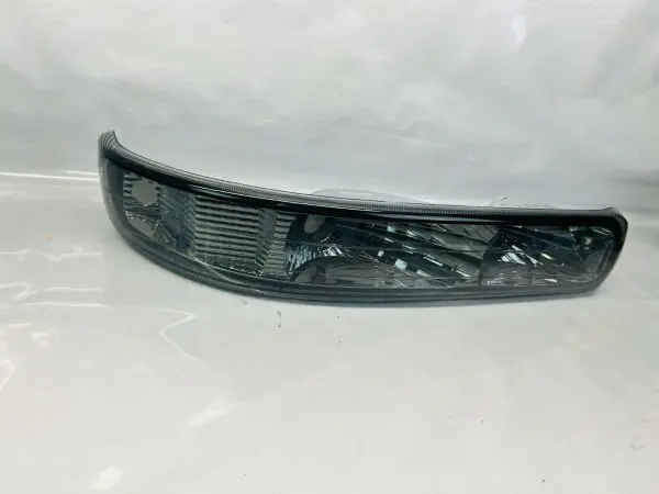 2000 2001 2002 2003 2004 2005 2006 CHEVY SILVERADO SUBURBAN RIGHT TURN SIGNAL - Image 3