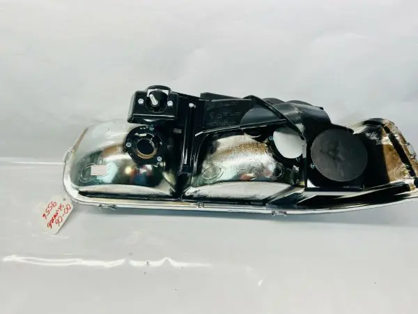 2000 2001 2002 2003 2004 2005 2006 CHEVY SILVERADO SUBURBAN RIGHT HEADLIGHT - Image 9
