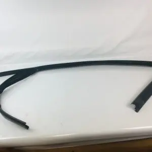 HS7Z5421597B 2017 2018 2019 2020 FORD FUSION FRONT LEFT UPPER WINDOW CHANNEL RUN