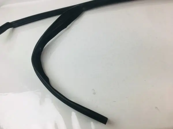 HS7Z5421597B 2017 2018 2019 2020 FORD FUSION FRONT LEFT UPPER WINDOW CHANNEL RUN - Image 2