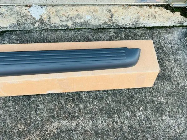 999T1-BR200KC 2005-2019 FRONTIER LEFT OEM BED RAIL COVER 2018 2017 2016 2015 - Image 2