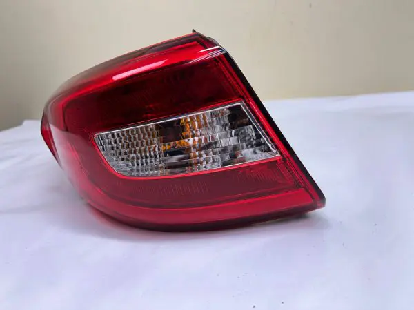 2015 2016 2017 HYUNDAI SONATA REAR LEFT OEM TAIL LIGHT 92401-C2000 - Image 3