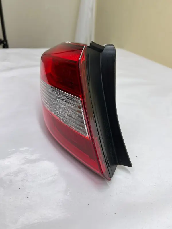 2015 2016 2017 HYUNDAI SONATA REAR LEFT OEM TAIL LIGHT 92401-C2000 - Image 4