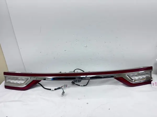 2017-2019 2020 LINCOLN CONTINENTAL LED REAR OEM CENTER TAIL LIGHT GD9B13B433AU