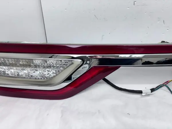 2017-2019 2020 LINCOLN CONTINENTAL LED REAR OEM CENTER TAIL LIGHT GD9B13B433AU - Image 3