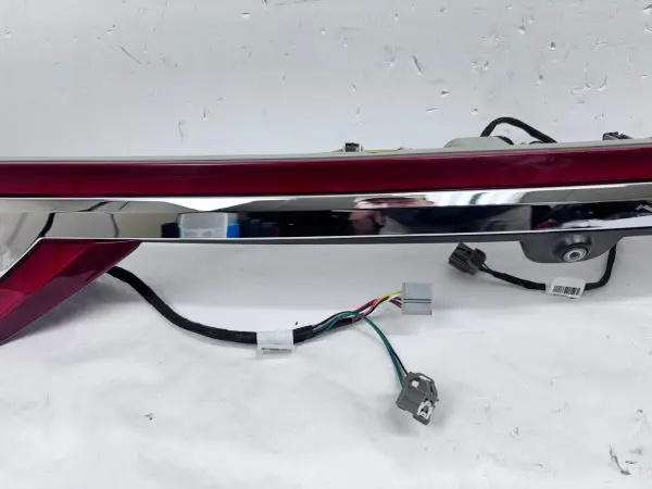 2017-2019 2020 LINCOLN CONTINENTAL LED REAR OEM CENTER TAIL LIGHT GD9B13B433AU - Image 4