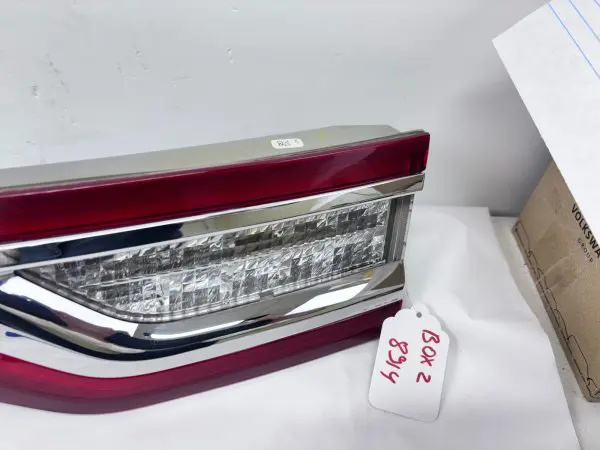 2017-2019 2020 LINCOLN CONTINENTAL LED REAR OEM CENTER TAIL LIGHT GD9B13B433AU - Image 9