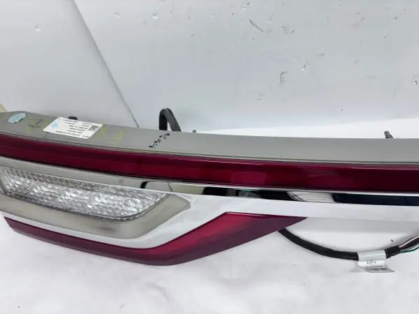2017-2019 2020 LINCOLN CONTINENTAL LED REAR OEM CENTER TAIL LIGHT GD9B13B433AU - Image 14