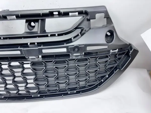 23159135 NEW OEM 2017 2018 2019 GMC ACADIA FRONT LOWER BLACK GRILLE OEM - Image 2
