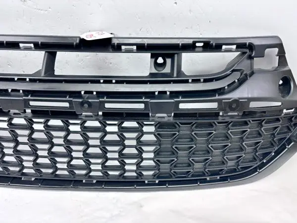 23159135 NEW OEM 2017 2018 2019 GMC ACADIA FRONT LOWER BLACK GRILLE OEM - Image 4