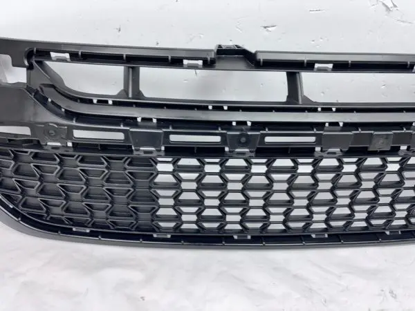 23159135 NEW OEM 2017 2018 2019 GMC ACADIA FRONT LOWER BLACK GRILLE OEM - Image 8