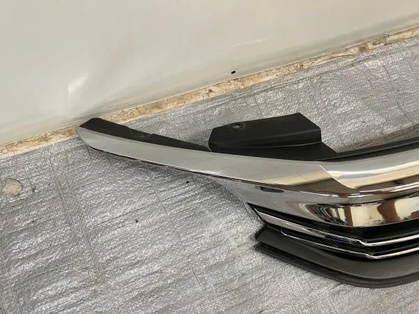 71121-T2FX-A5 2016 2017 HONDA ACCORD GRILLE OEM GENUINE SEDAN CHROME - Image 2