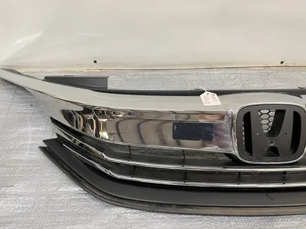 71121-T2FX-A5 2016 2017 HONDA ACCORD GRILLE OEM GENUINE SEDAN CHROME - Image 4