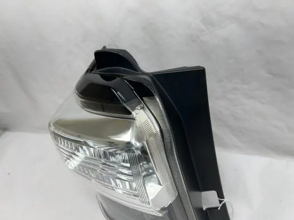 2014-2018 2019 2020 2021 2022 2023 toyota 4runner halogen left oem tail light - Image 5