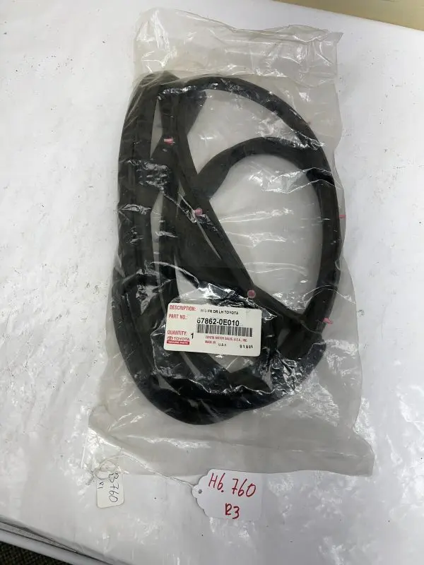 2004 2005 2006 2007 2008 2009 LEXUS RX350 RX330 FRONT LEFT DOOR OEM WEATHERSTRIP - Image 2
