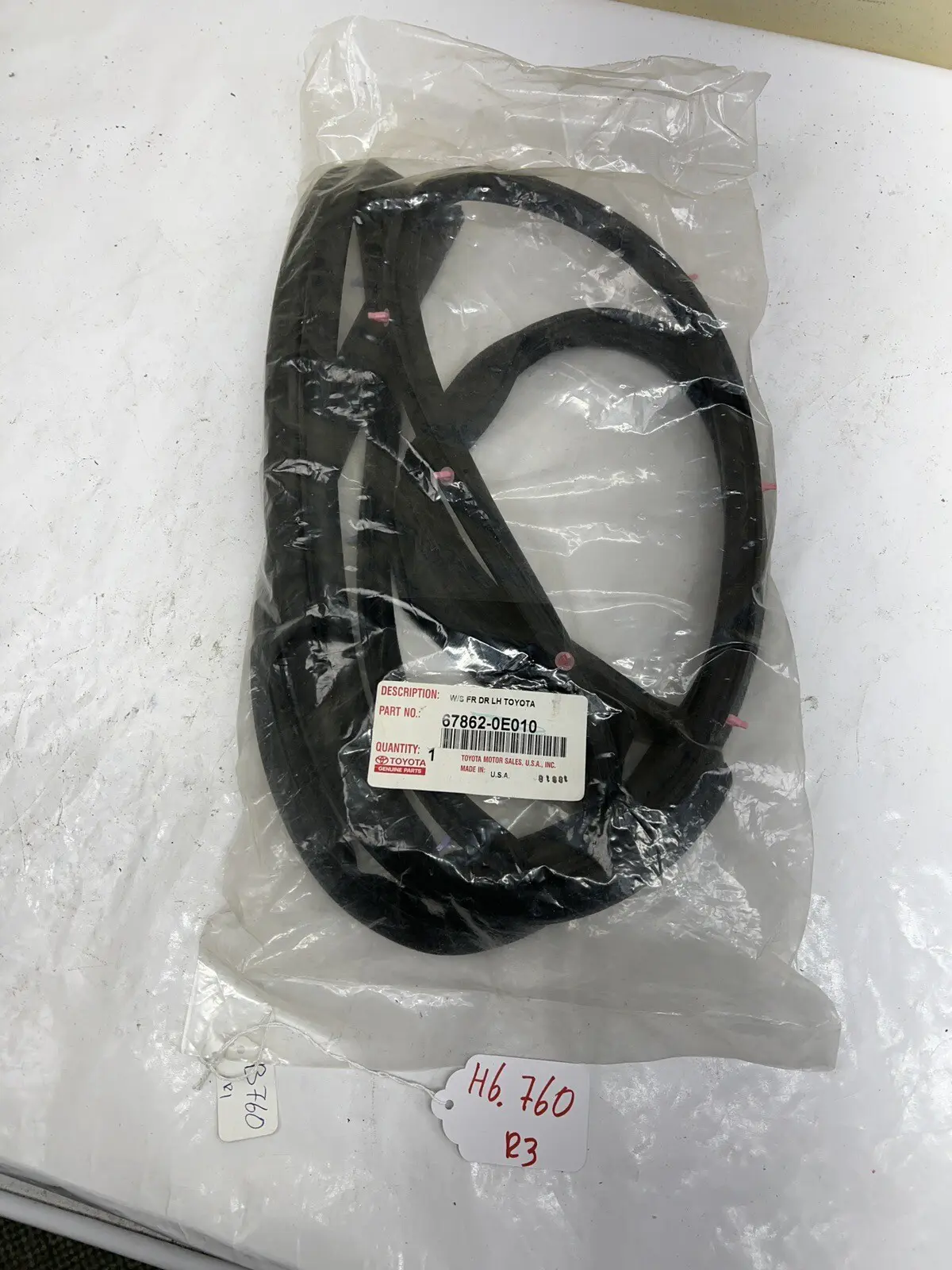 2004 2005 2006 2007 2008 2009 LEXUS RX350 RX330 FRONT LEFT DOOR OEM WEATHERSTRIP - Image 2