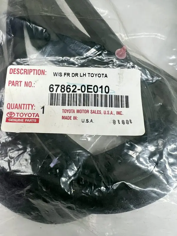2004 2005 2006 2007 2008 2009 LEXUS RX350 RX330 FRONT LEFT DOOR OEM WEATHERSTRIP - Image 3
