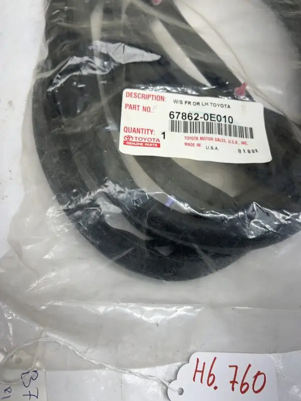 2004 2005 2006 2007 2008 2009 LEXUS RX350 RX330 FRONT LEFT DOOR OEM WEATHERSTRIP - Image 4