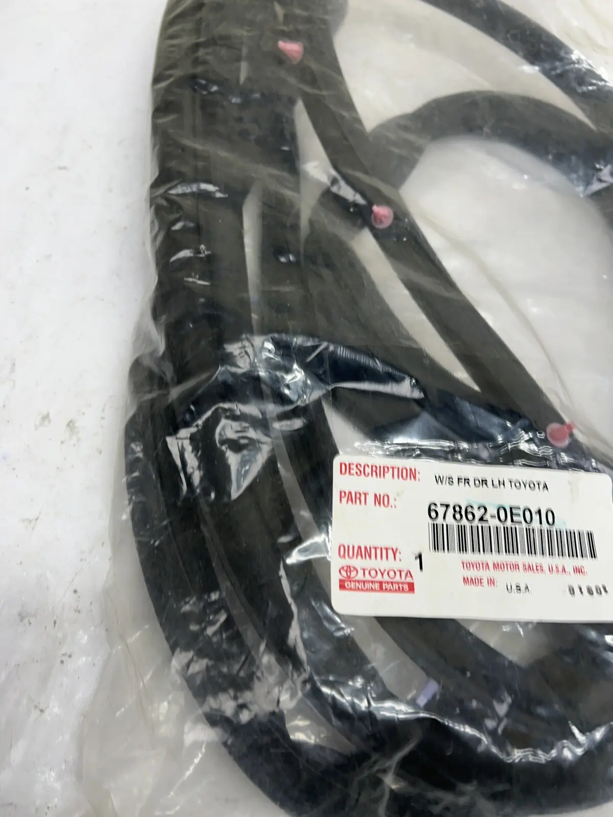 2004 2005 2006 2007 2008 2009 LEXUS RX350 RX330 FRONT LEFT DOOR OEM WEATHERSTRIP - Image 5
