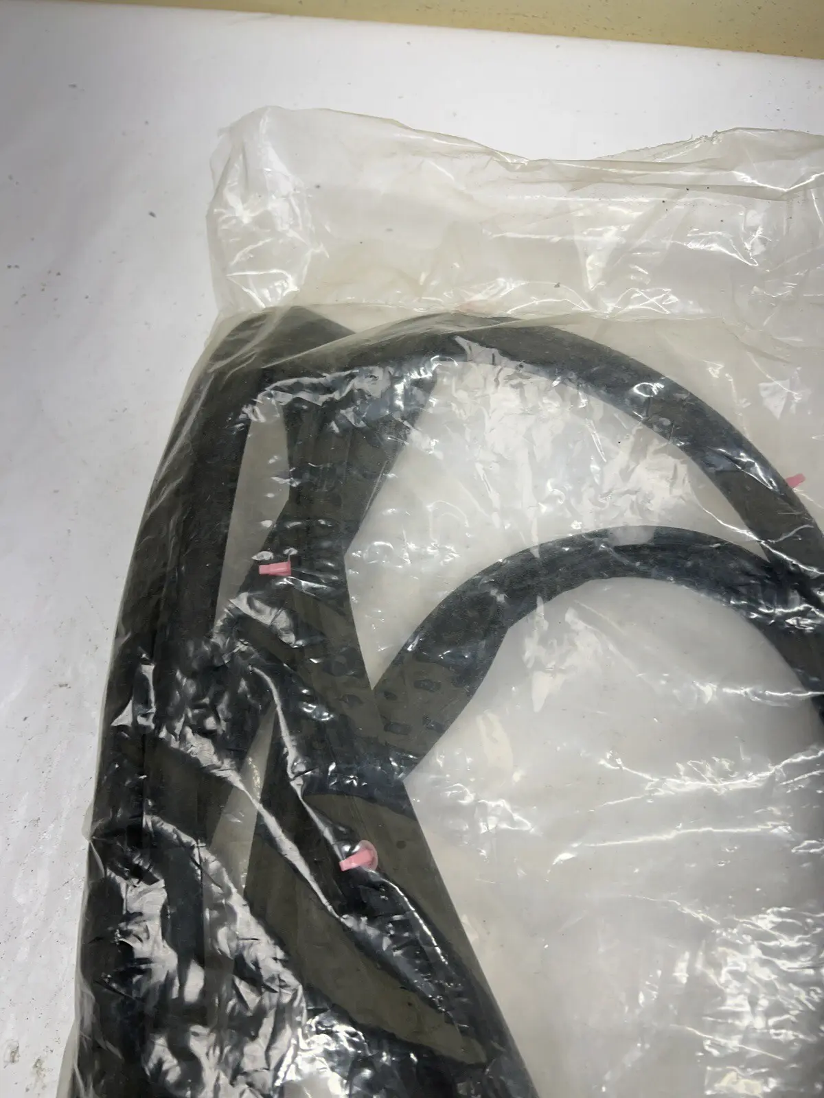 2004 2005 2006 2007 2008 2009 LEXUS RX350 RX330 FRONT LEFT DOOR OEM WEATHERSTRIP - Image 7