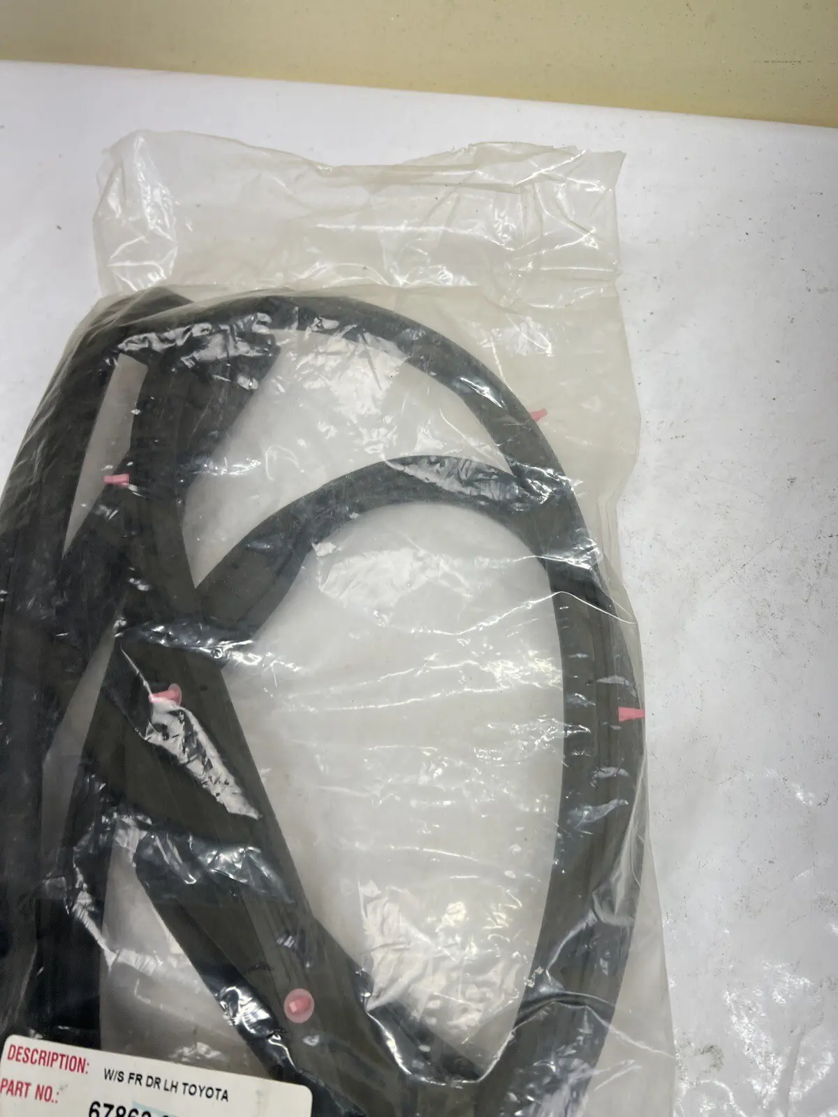 2004 2005 2006 2007 2008 2009 LEXUS RX350 RX330 FRONT LEFT DOOR OEM WEATHERSTRIP - Image 9