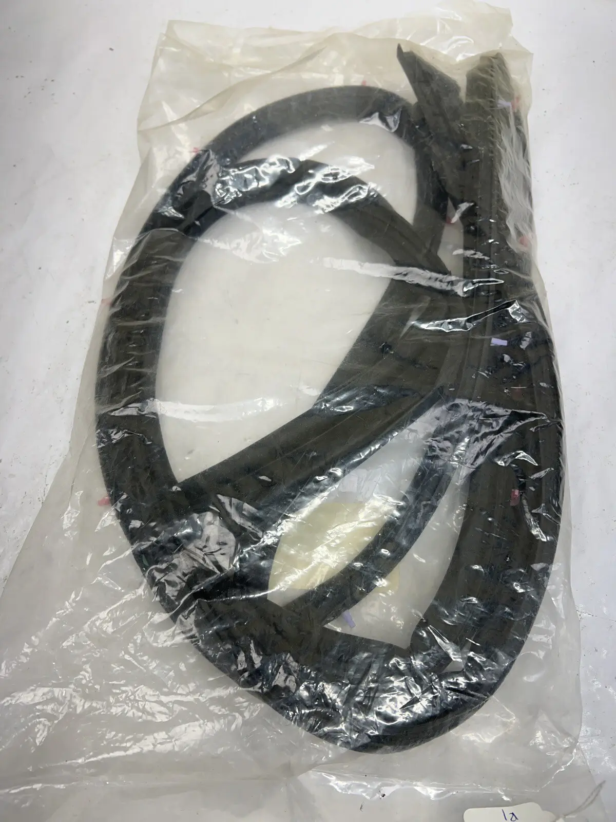 2004 2005 2006 2007 2008 2009 LEXUS RX350 RX330 FRONT LEFT DOOR OEM WEATHERSTRIP - Image 11