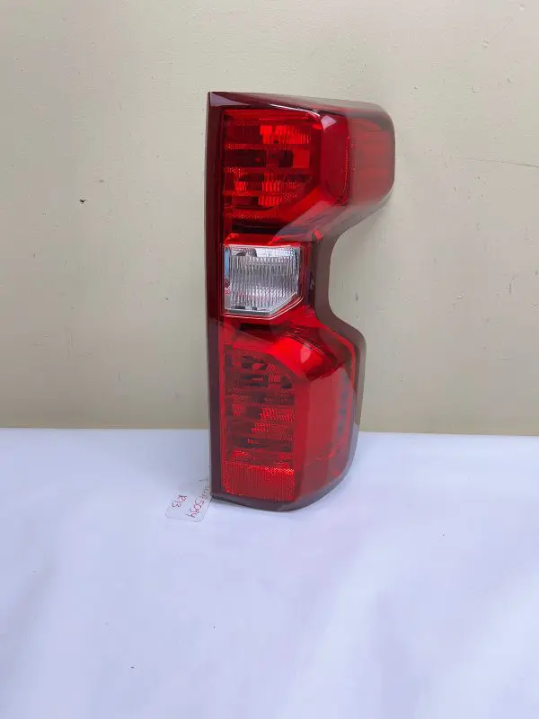 2019 2020 2021 2022 2023 CHEVY SILVERADO HALOGEN REAR RIGHT OEM TAIL LIGHT