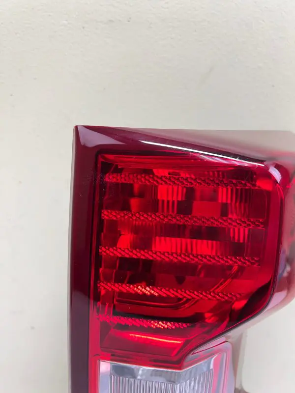 2019 2020 2021 2022 2023 CHEVY SILVERADO HALOGEN REAR RIGHT OEM TAIL LIGHT - Image 4
