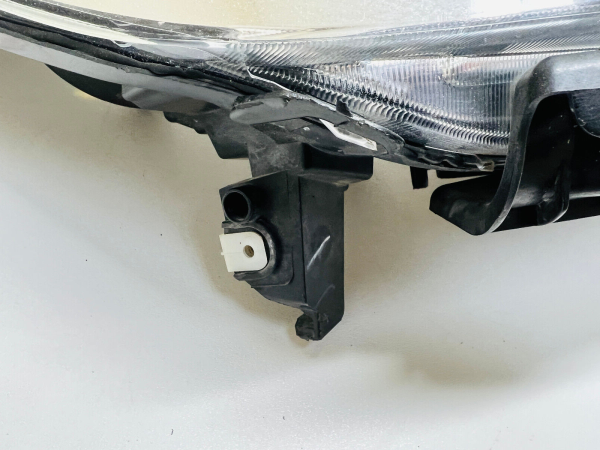 GJ5413W029BF  2017 2018 2019 FORD ESCAPE HALOGEN LED FRONT RIGHT OEM HEADLIGHT - Image 9