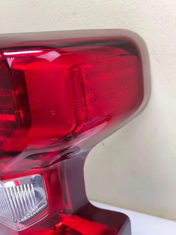 2019 2020 2021 2022 2023 CHEVY SILVERADO HALOGEN REAR RIGHT OEM TAIL LIGHT - Image 8