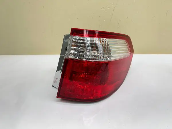 2005 2006 2007 HONDA ODYSSEY HALOGEN REAR RIGHT OEM TAIL LIGHT