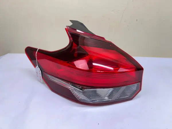 2018 2019 2020 NISSAN KICKS HALOGEN REAR  LEFT OEM TAIL LIGHT - Image 2
