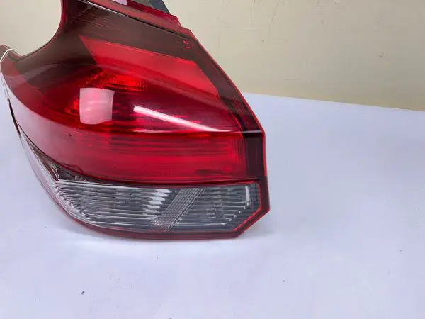 2018 2019 2020 NISSAN KICKS HALOGEN REAR  LEFT OEM TAIL LIGHT - Image 3