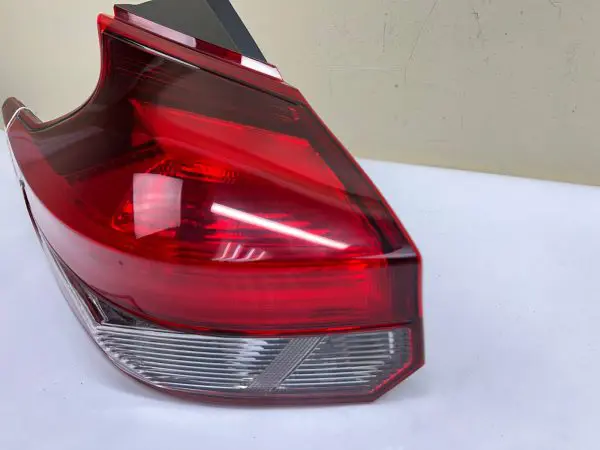 2018 2019 2020 NISSAN KICKS HALOGEN REAR  LEFT OEM TAIL LIGHT - Image 4