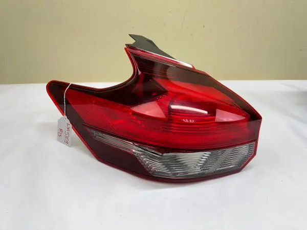 2018 2019 2020 NISSAN KICKS HALOGEN REAR  LEFT OEM TAIL LIGHT