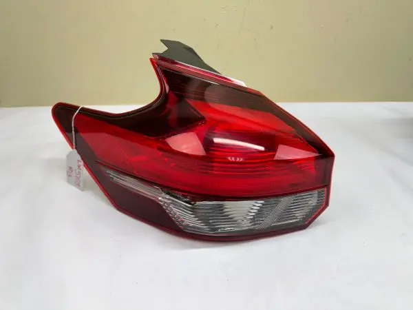 2018 2019 2020 NISSAN KICKS HALOGEN REAR  LEFT OEM TAIL LIGHT - Image 2