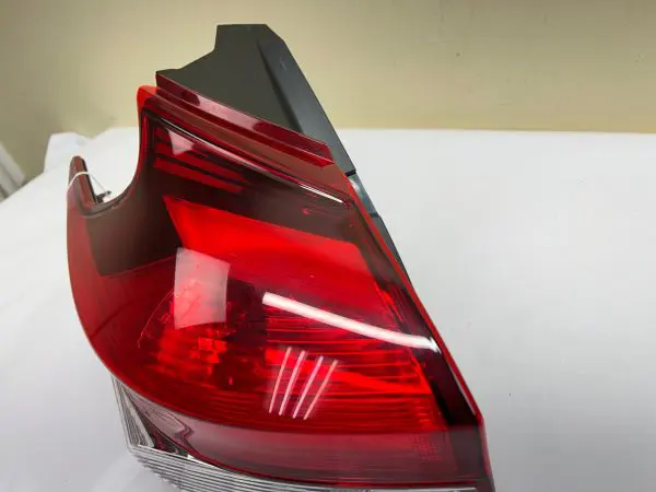 2018 2019 2020 NISSAN KICKS HALOGEN REAR  LEFT OEM TAIL LIGHT - Image 5