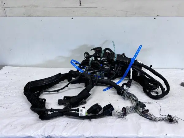 2023 2024 CHEVY CORVETTE STINGRAY MAIN WIRE HARNESS 85643608. SOME PLUGS MISSING