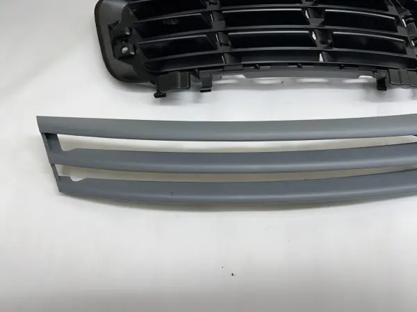 LR046709 GENUINE 2013-2017 LAND ROVER RANGE ROVER FRONT PUMPER GRILLE INSERTS - Image 6