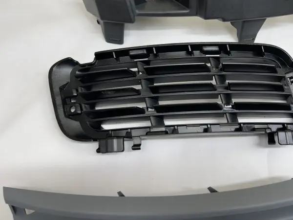LR046709 GENUINE 2013-2017 LAND ROVER RANGE ROVER FRONT PUMPER GRILLE INSERTS - Image 7