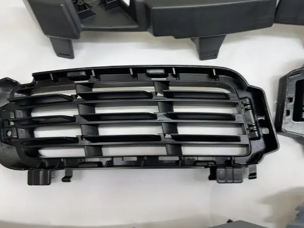 LR046709 GENUINE 2013-2017 LAND ROVER RANGE ROVER FRONT PUMPER GRILLE INSERTS - Image 8