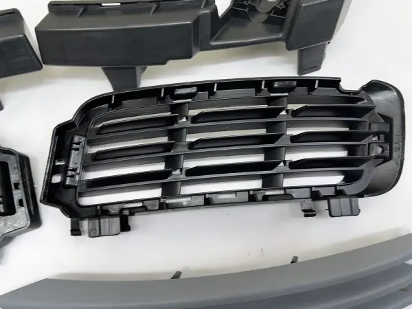 LR046709 GENUINE 2013-2017 LAND ROVER RANGE ROVER FRONT PUMPER GRILLE INSERTS - Image 9