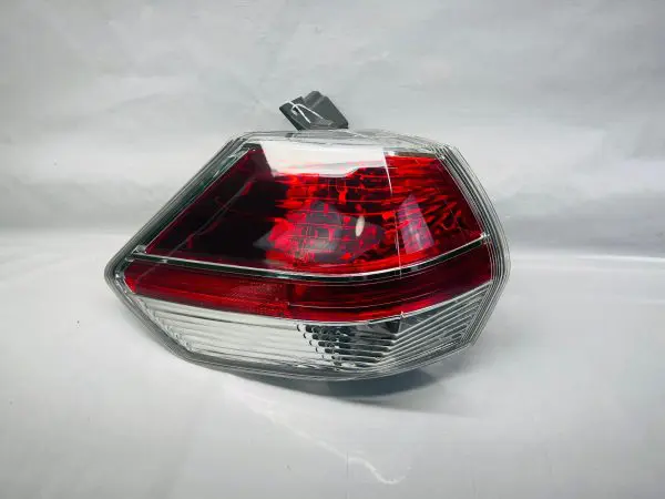 2014 2015 2016 NISSAN ROGUE HALOGEN  REAR LEFT OEM TAIL LIGHT - Image 2