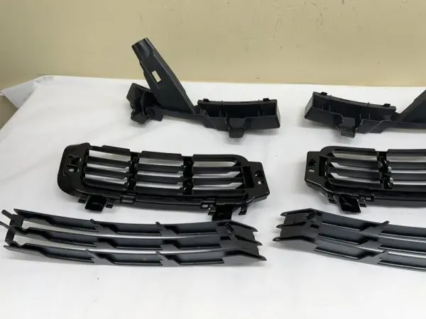 LR046709 GENUINE 2013-2017 LAND ROVER RANGE ROVER FRONT PUMPER GRILLE INSERTS - Image 14