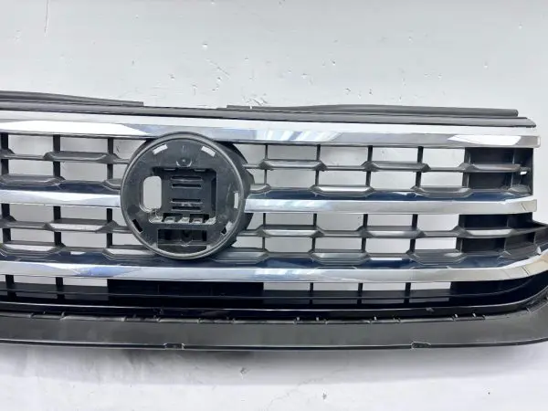 3CM853651M  2020 2021 2022 2023 VW ATLAS CROSS SPORT  FRONT OEM GRILLE - Image 5